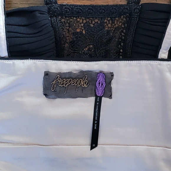 Free People Bella Women Top 12 Black Poly Blend Lace trim, Strappy, Crop Cami - Picture 6 of 9